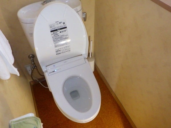 TCF4713R】（TOTO：ウォシュレット便座）トイレ交換・取替工事例 -ズオーデンキ-